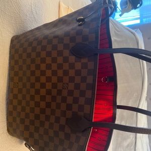 Louis Vuitton never full!!